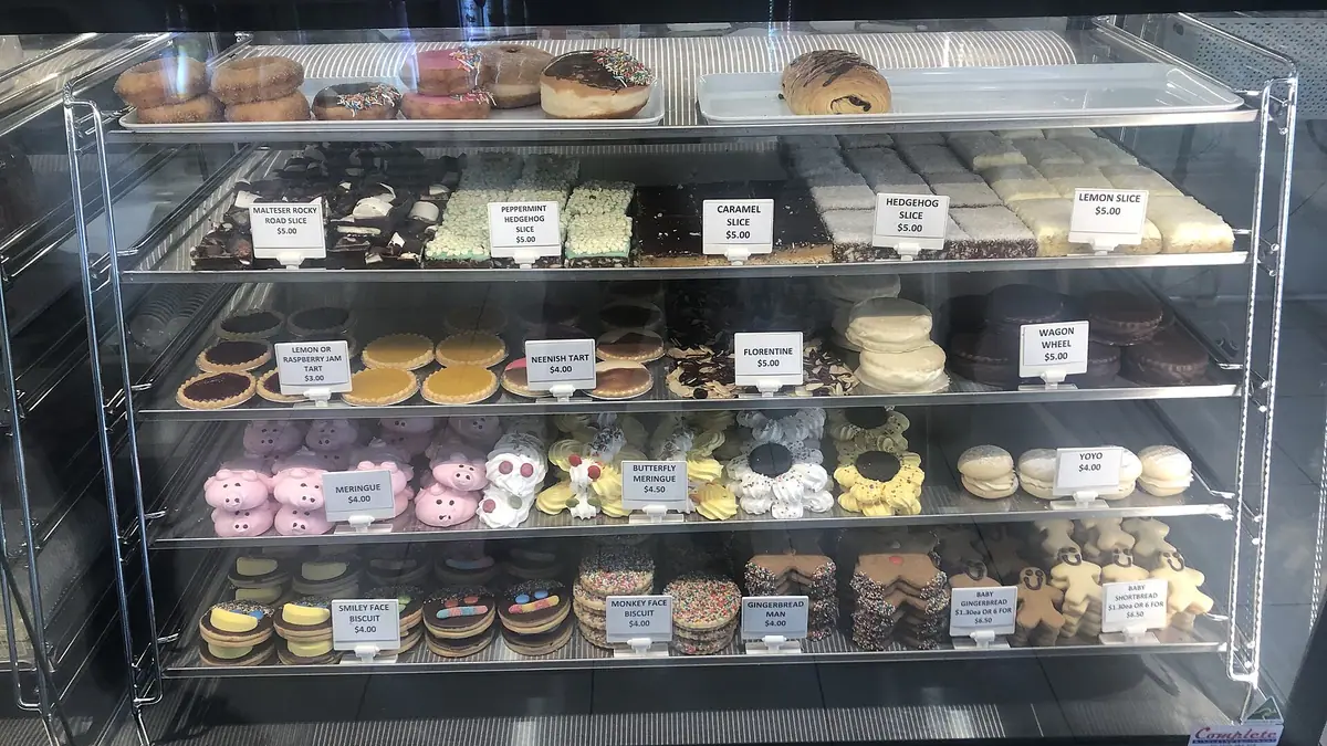 Connors Bakery – bakery in Hinckley town centre